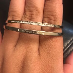 SALE 🎉Michael Kors logo cuff bangle set